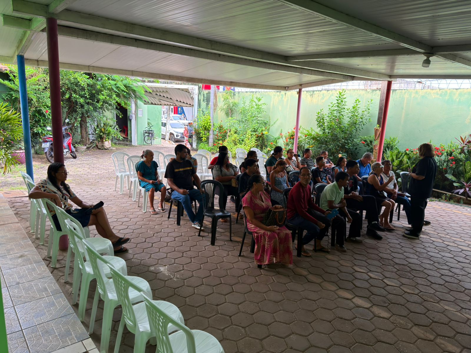 Pacientes aguardando para serem atendidos